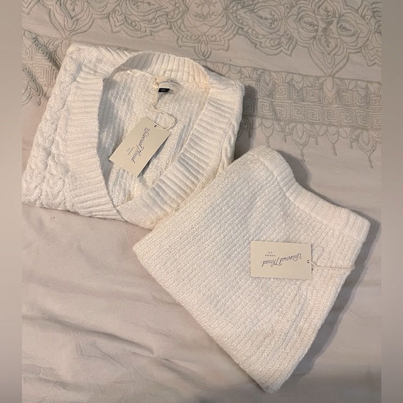 V neck Sweater vest/mini skirt two piece set - Picture 7 of 7